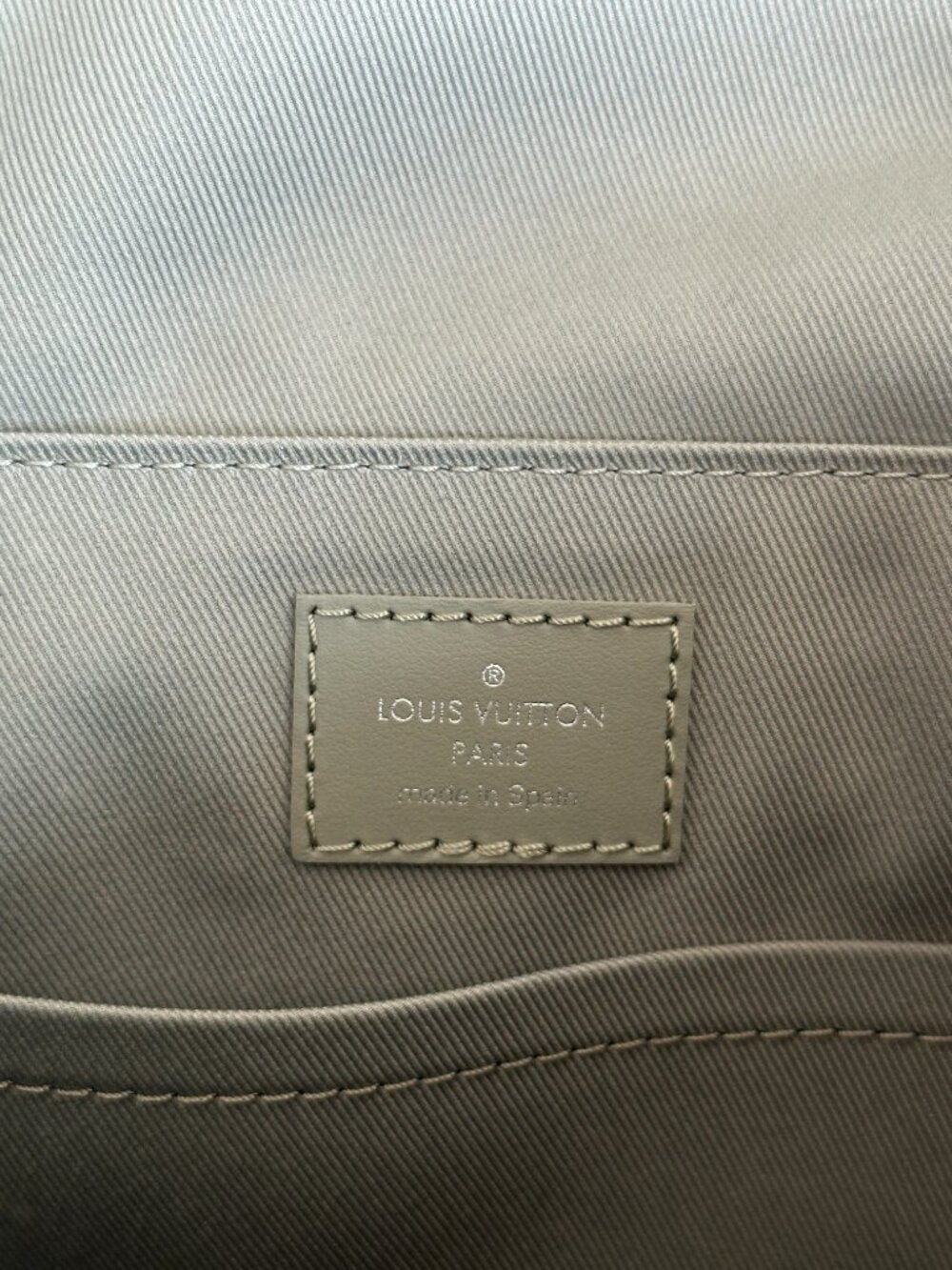 Louis Vuitton Khaki Gradient Monogram PM District Messenger Bag - Picture 4 of 4